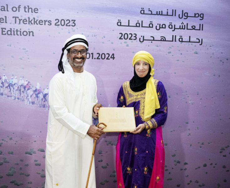 قافلة “رحلة الهجـن”.. 10 أعوام من الحكايات المحفورة على حبات الرمال.