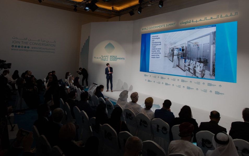 خبراء وأكاديميون: إعداد قادة المستقبل يبدأ من المنزل والمدرسة