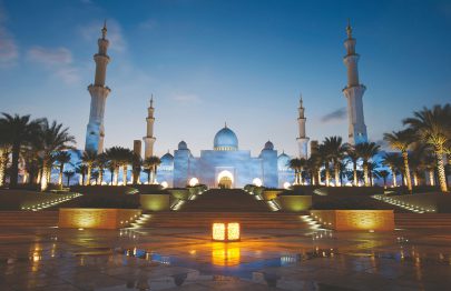 جامع الشيخ زايد الكبير يستقبل 570,113 مرتاداً