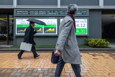 الأسهم اليابانية تنهي الأسبوع على مكاسب