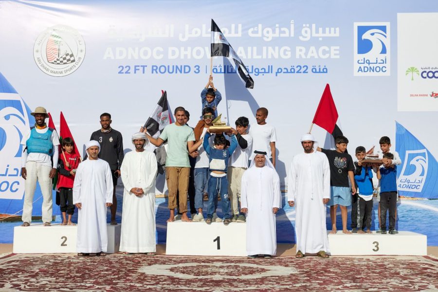 “حشيم” يتّوج بلقب سباق “أدنوك” للمحامل الشراعية فئة 22 قدماً