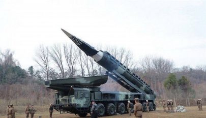 كوريا الشمالية تختبر صاروخاً باليستياً متوسط المدى
