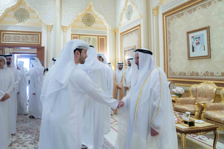 حاكم الشارقة يستقبل المهنئين بعيد الفطر المبارك