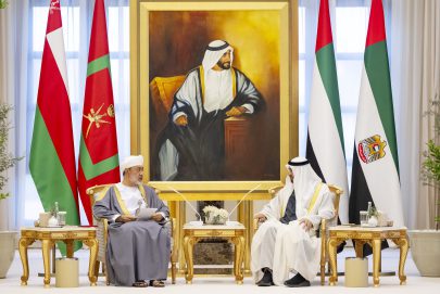 رئيس الدولة: العلاقات بين الإمارات وسلطنة عمان تاريخية