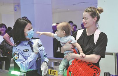 انتعاش السياحة الوافدة في الصين بفضل “الإعفاء من التأشيرة”
