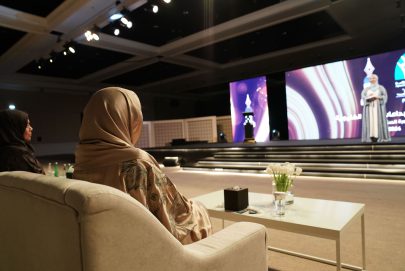 جواهر القاسمي تكرم الفائزات بجائزة الشارقة لإبداعات المرأة الخليجية
