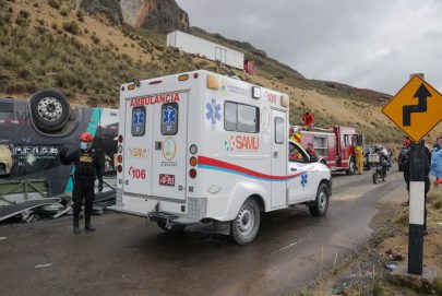 مصرع 16 شخصا جراء انقلاب حافلة في البيرو