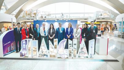مطار زايد الدولي يبحث تعزيز العلاقات الاقتصادية والسياحية بين أبوظبي وشنغهاي