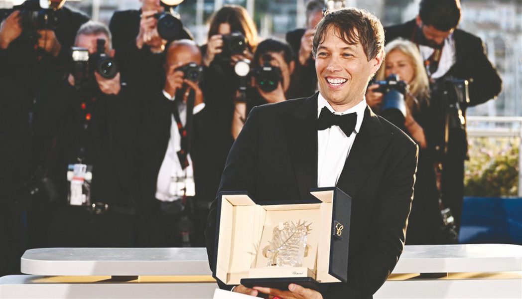 أنورا الأمريكي يفوز بالسعفة الذهبية في مهرجان كان السينمائي
