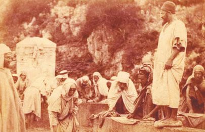 ممارسة لعبة قديمة تعزز الوحدة والتقاليد في جبال الجزائر