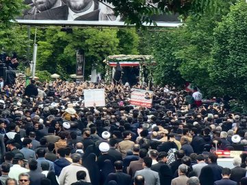 بدء مراسم تشييع جثمان الرئيس الإيراني ورفاقه في مدينة تبريز