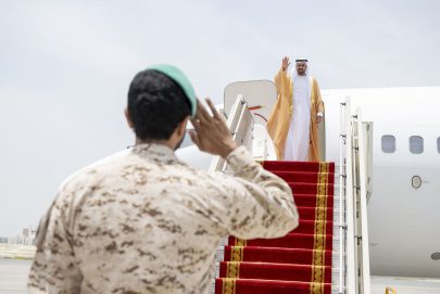 ذياب بن محمد بن زايد ينقل تعازي رئيس الدولة في وفاة عبدالله بن سلمان