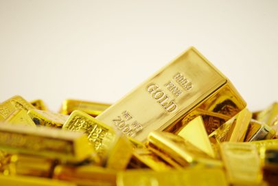 الذهب يربح 9 دولارات في المعاملات الفورية