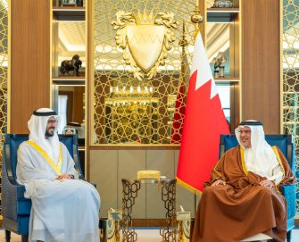 ولي عهد البحرين ينوه بمبادرات أبناء الإمارات لتعزيز التعاون الخليجي والعربي