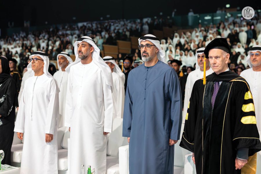 خالد بن محمد بن زايد يشهد حفل تخريج طلبة جامعة خليفة
