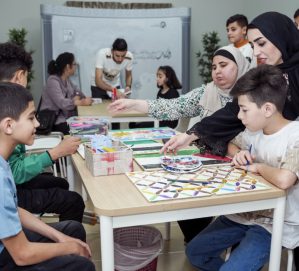 مؤسسة التنمية الأسرية تواصل تقديم خدمات الدعم النفسي للأشقّاء الفلسطينيين في مدينة الإمارات الإنسانية