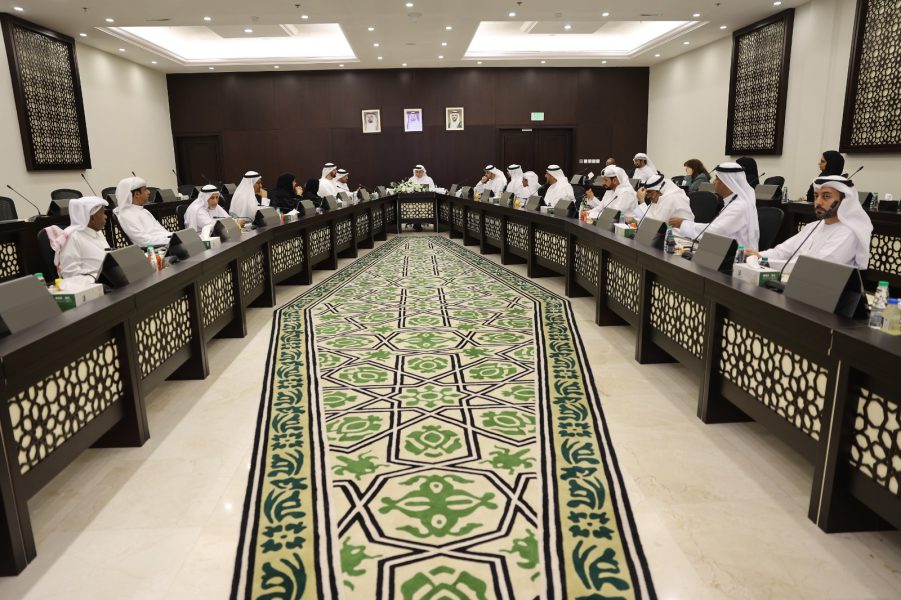 المجلس البلدي لمدينة الشارقة يطّلع على تقرير أعمال للجان للفصل السنوي التاسع عشر