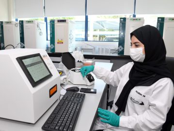 تقنية جديدة من مختبر دبي المركزي للكشف عن بكتيريا 