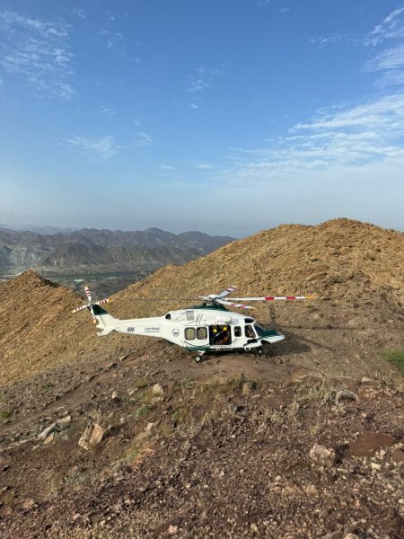 “الجناح الجوي” و”فرقة الشجعان” ينقذان سائحا أصيب بأعياء في جبال حتا