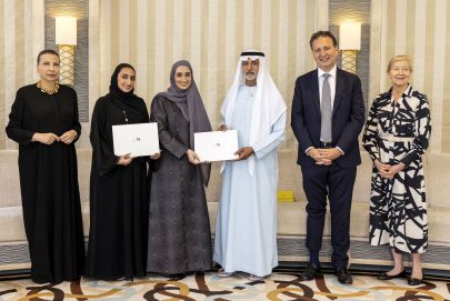 نهيان بن مبارك يكرم الفائزين بجوائز مجموعة أبوظبي للثقافة والفنون
