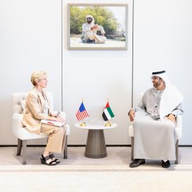سلطان الجابر يلتقي وزيرة الطاقة الأمريكية في أبوظبي