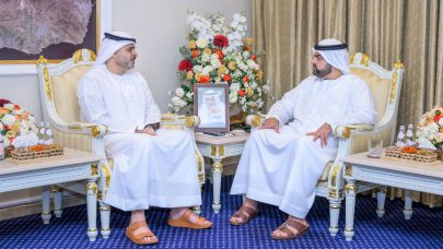 محمد الشرقي يلتقي خريجي دورة “توثيق تراث الفجيرة”