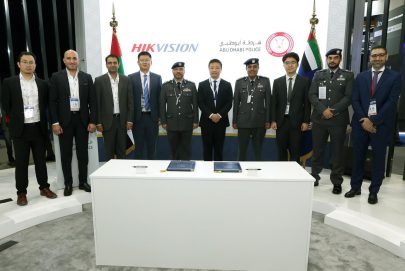 شرطة أبوظبي توقع مذكرة تفاهم مع “هك فيجين” خلال آيسنار أبوظبي 2024