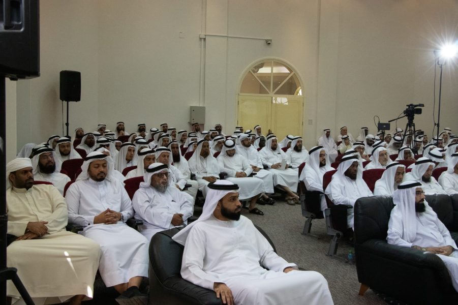 إسلامي الشارقة يبرز فضائل الأخلاق في الندوة العلمية