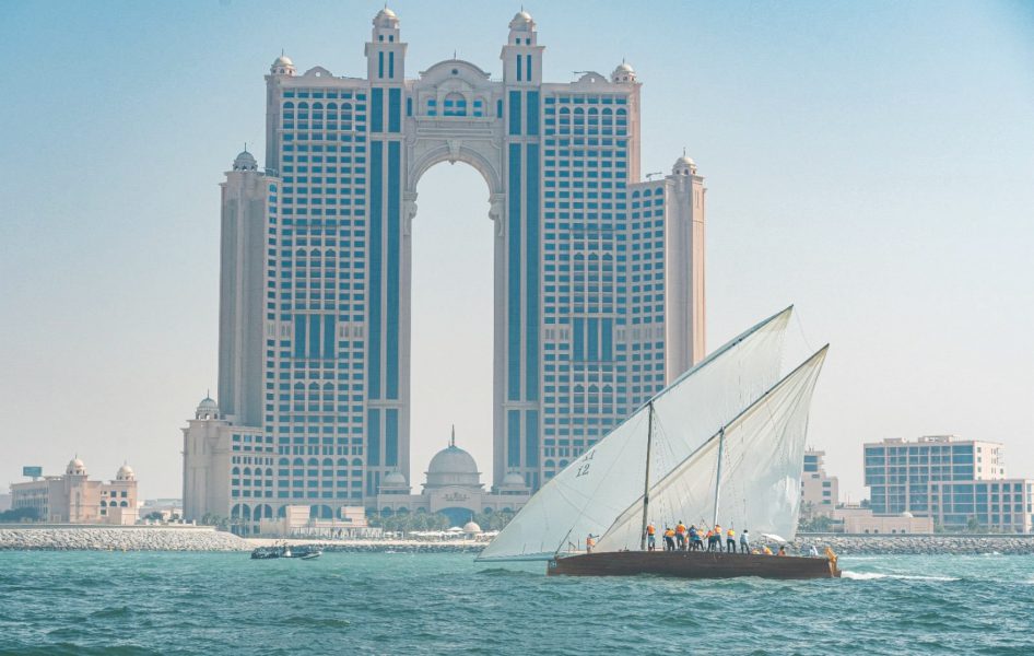 “أطلس 12” يتّوج بلقب سباق غناضة للمحامل الشراعية فئة 60 قدما