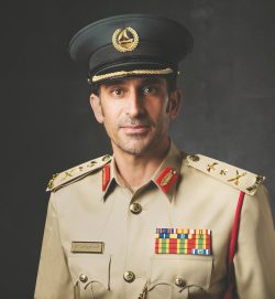 قائد عام شرطة دبي يؤكد أهمية دور الأسرة في مواجهة المخدرات