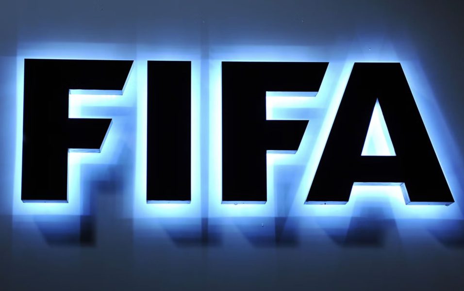 “فيفا” يعزز التزامه بحماية منتسبيه من الإساءة على وسائل التواصل الاجتماعي