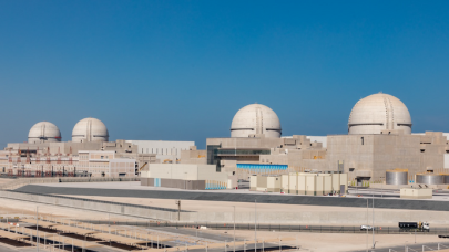 مركز إدارة الطوارئ والأزمات والكوارث لإمارة أبوظبي وشرطة أبوظبي ينفذِّان تدريباً لمواصلة رفع جاهزية منظومة الاستجابة للطوارئ في قطاع الطاقة النووية