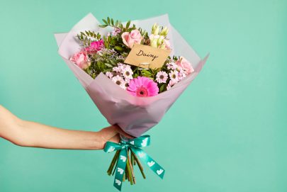 ديليفرو تقدم باقات أزهار مجانية لمتعامليها الذين يحملون أسماءً مستوحاة من الأزهار