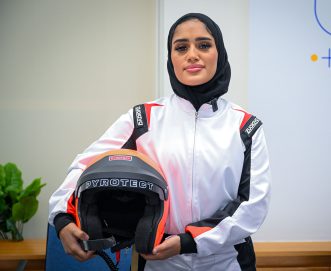 الإماراتية علياء عبد السلام تشارك في بطولة النرويج لزوارق “الفورمولا 4”