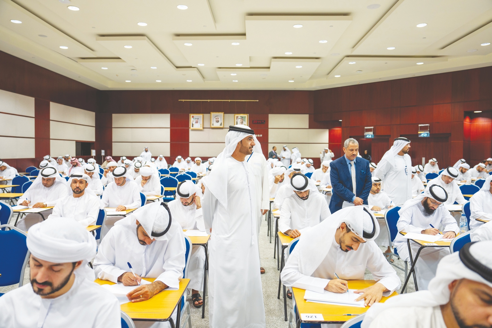 محاكم دبي تنظم اختبارات القبول ببرنامج الدراسات القضائية والقانونية