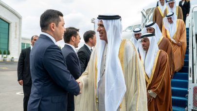 نيابة عن رئيس الدولة.. سعود بن صقر يصل كازاخستان على رأس وفد الإمارات المشارك في قمة منظمة شنغهاي للتعاون