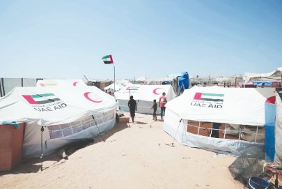 الإمارات تُلبي مناشدات عائلات فلسطينية بتوفير خيام إيواء و مساعدات إغاثية لها في خانيونس