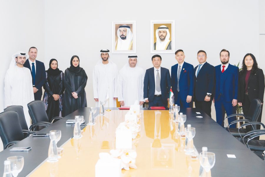 “مطار الشارقة” يُبرم عقد توريد أجهزة تفتيش أمنية بتقنيات حديثة