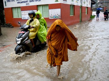 11 قتيلاً و 8 مفقودين في انهيارات أرضية بسبب الأمطار الغزيرة في نيبال