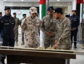 أحمد بن طحنون يزور مجندي الخدمة الوطنية في شرطة أبوظبي