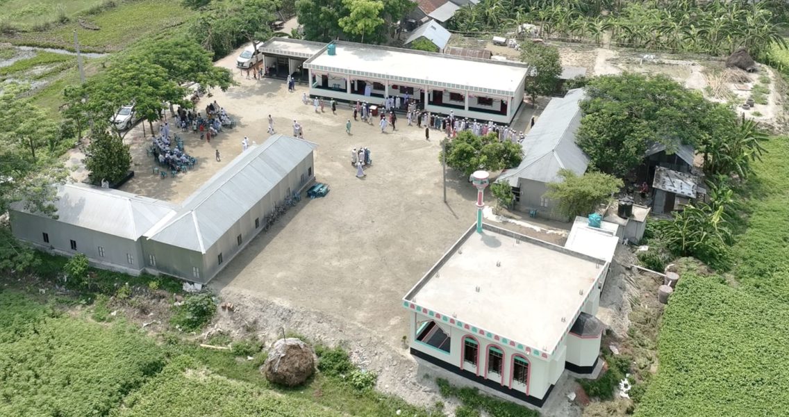 “الشارقة الخيرية” تبني 18 مجمعا خيريا في الدول المشمولة ببرامجها خلال النصف الأول