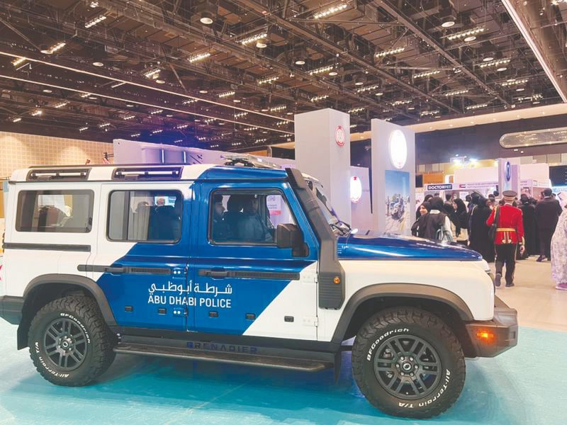 شرطة أبوظبي تعرض أفضل ممارساتها الأمنية بمعرض الصيد والفروسية