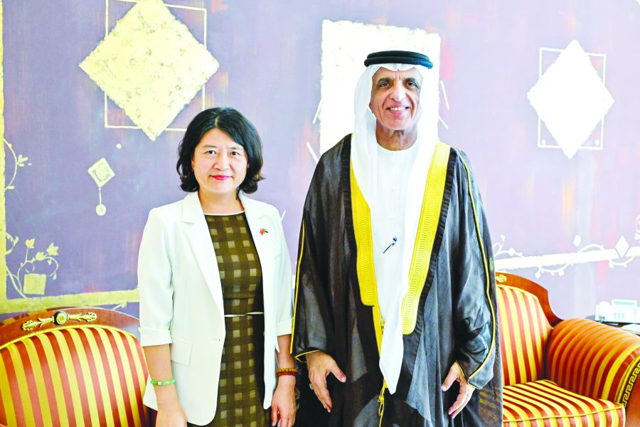 سعود بن صقر يستقبل وفداً حكومياً من مقاطعة غوانغدونغ الصينية