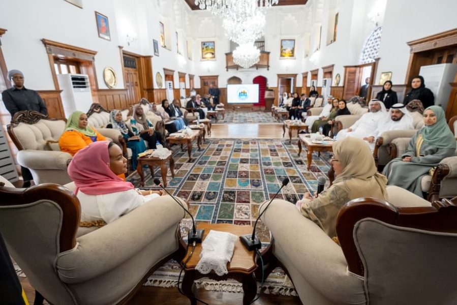 جواهر القاسمي تلتقي سيدة زنجبار الأولى و تبحث آفاق التعاون بين “القلب الكبير” ومنظمة”مايشا بورا”