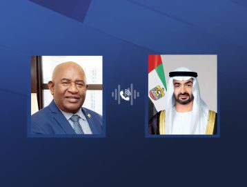 رئيس الدولة يجري اتصالاً هاتفياً مع رئيس الاتحاد القمري للاطمئنان على صحته