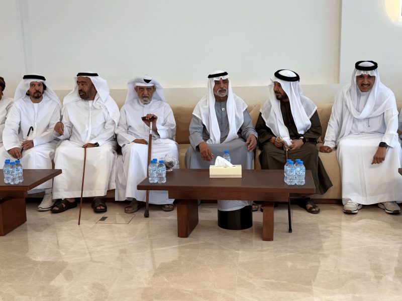 نهيان بن مبارك يقدم واجب العزاء في وفاة أحمد بن جوعان الظاهري