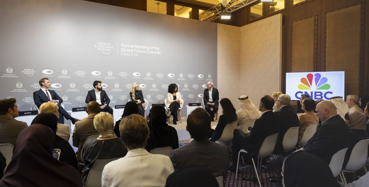 خبراء دوليون: الذكاء الاصطناعي يقود التغيرات في سوق الوظائف الحالية والمستقبلية