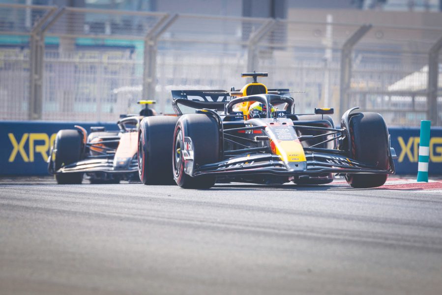 سائق فريق فيراري شارل لوكلير يسجل الوقت الأسرع بالتجارب الحرة الأولى لسباق جائزة أبوظبي الكبرى للفورمولا1 2024