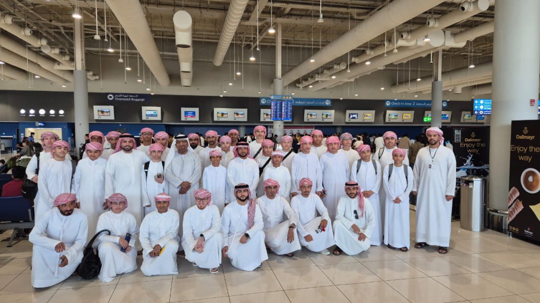 “بيت الخير” تسعد الأيتام المتميزين برحلة عمرة