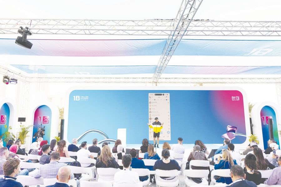 خبراء قمة المليار متابع: الذكاء الاصطناعي يفتح آفاقاً غير مسبوقة أمام صناع المحتوى